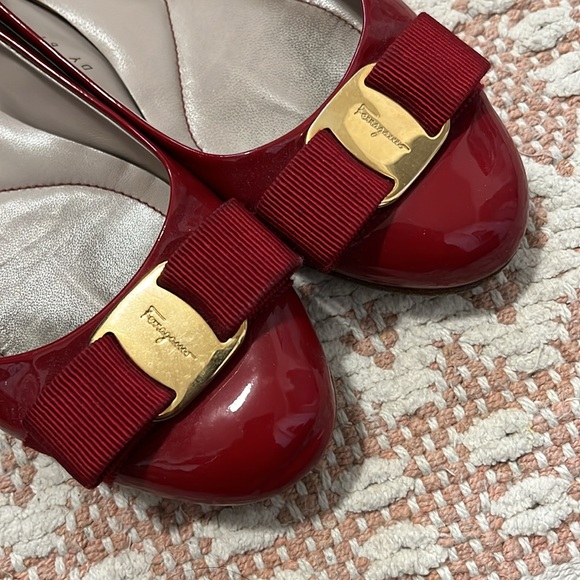 Ferragamo Varina flats ‼️ - Picture 8 of 9